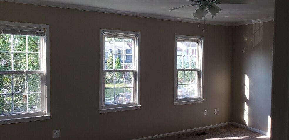 Building Photo - 9164 Broken Oak Pl