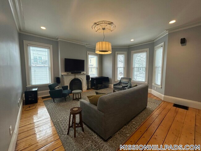 Building Photo - 1 Pickering Ave