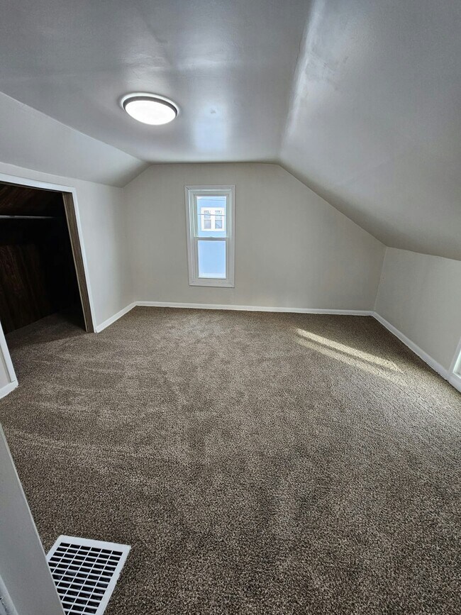 Building Photo - 2644 4th St