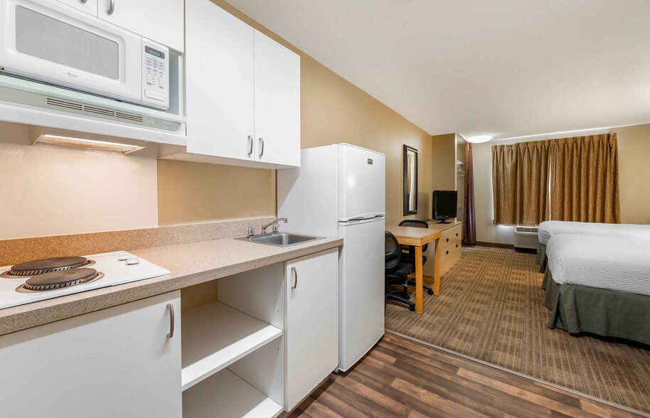 Building Photo - Furnished Studio-Cincinnati - Blue Ash - K...