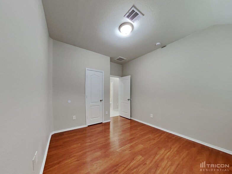 Building Photo - 13702 Sun Bear Ct