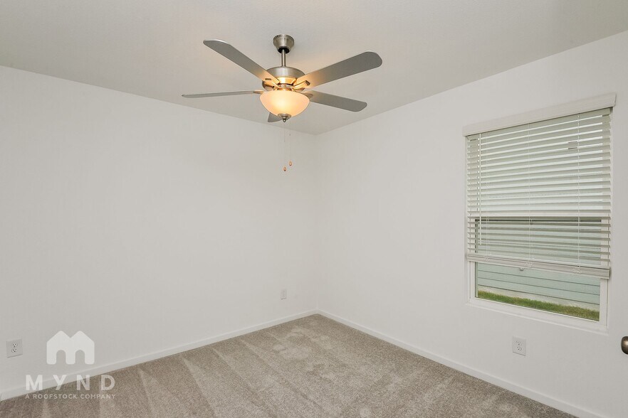 Building Photo - 2721 Mistwood Dr