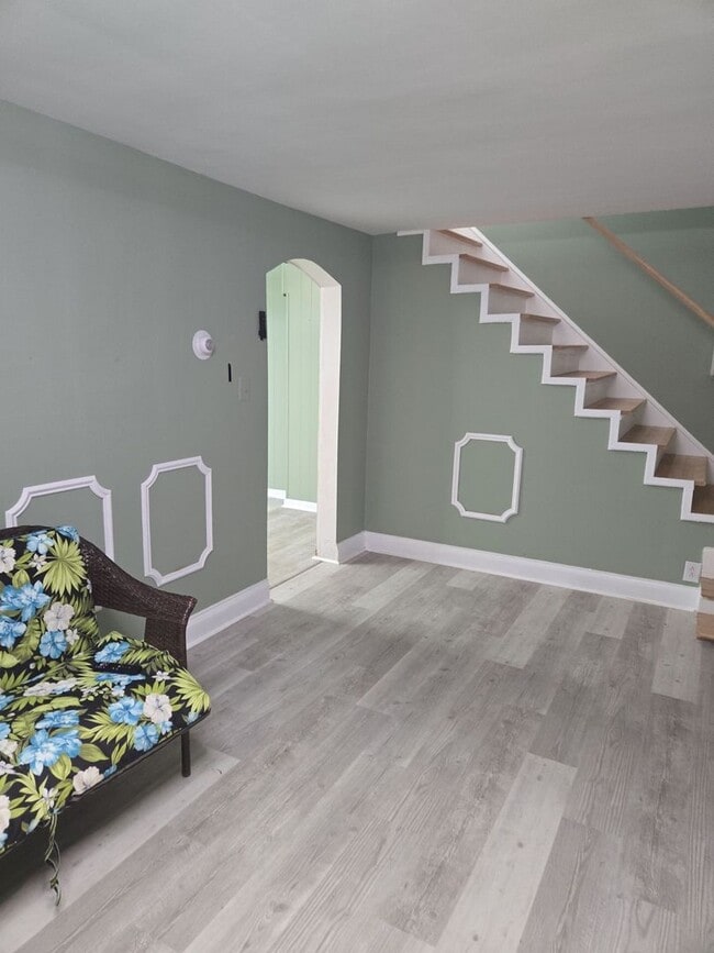 Building Photo - 4-5 Bedroom, 2 Bathroom 2-Story Detached H...