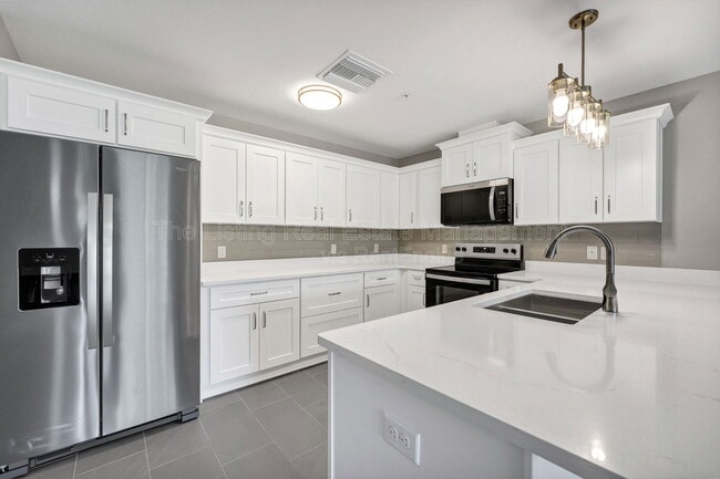 Building Photo - 37 SE 15th Terrace