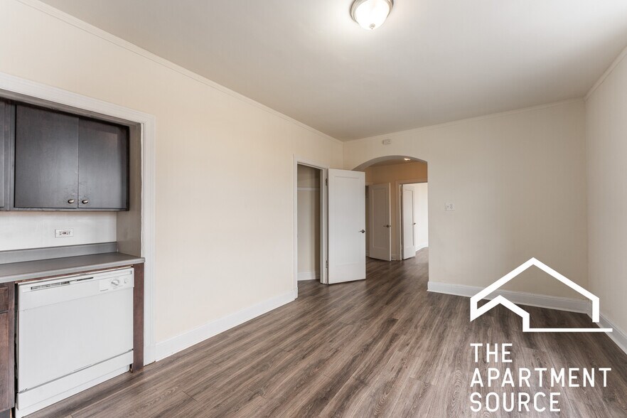 Building Photo - 2774 N Milwaukee Ave