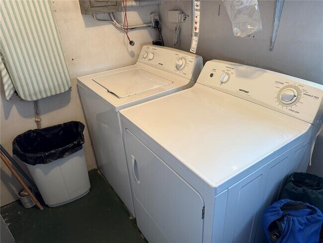 Building Photo - 5854 9th St