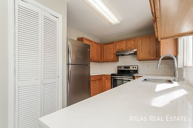 Building Photo - 5083 Helena Ct