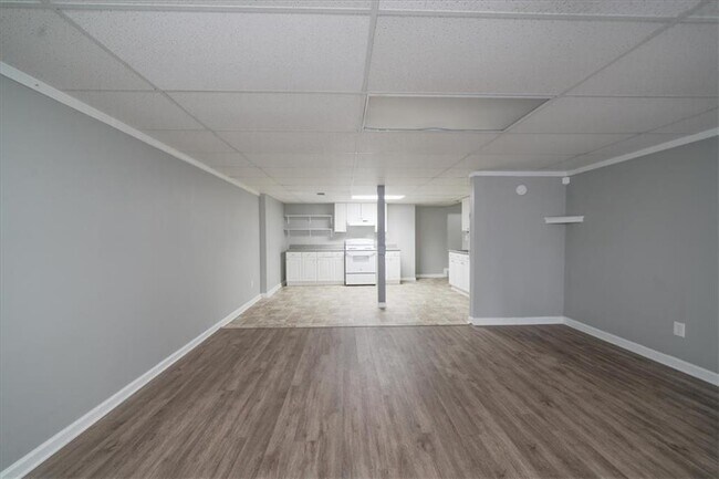 Building Photo - 4085 Pineset Dr