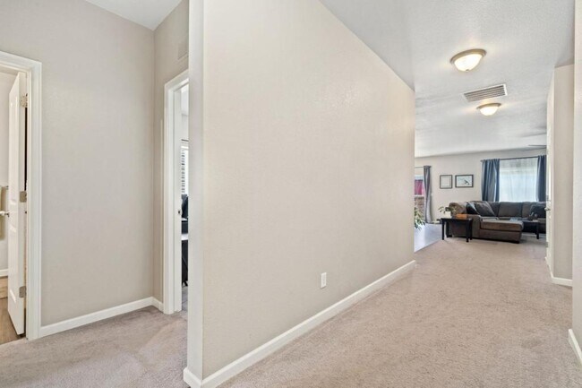 Building Photo - 3046 Crux Dr