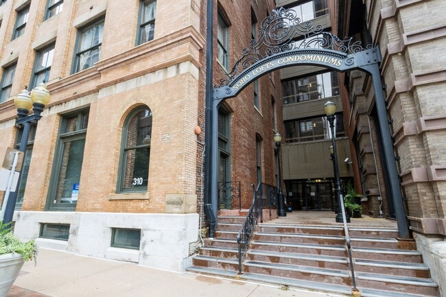 Primary Photo - 308 W 8th St