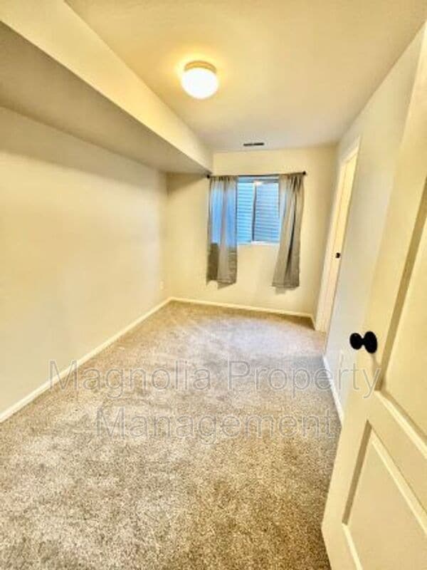 Building Photo - 5360 Solar Ridge Dr