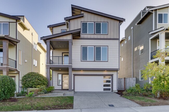 Primary Photo - Stunning 4-Bedroom Home in Otani Gardens –...