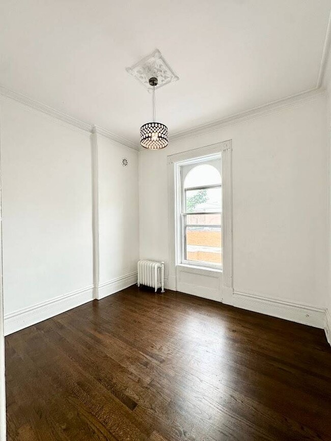 Building Photo - 108 4th St