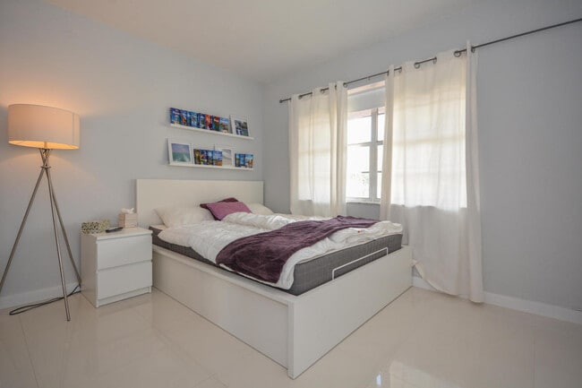 Building Photo - 1231 NW 13th St