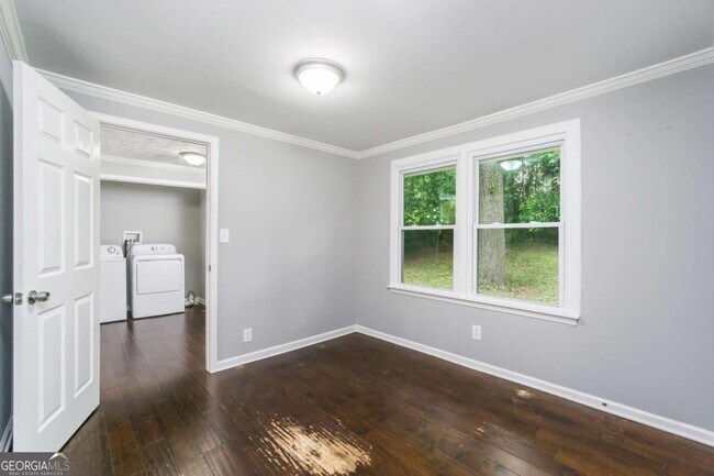 Building Photo - 2607 Jefferson Terrace