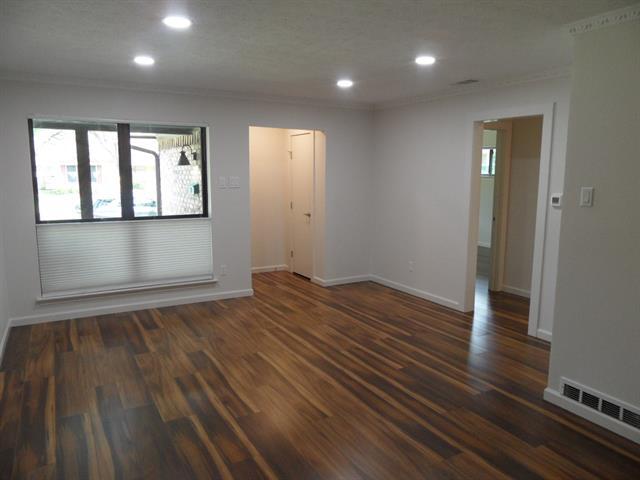 Building Photo - 7033 Kingsbury Dr