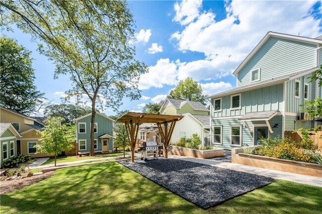 Building Photo - 1357 Finley St NE