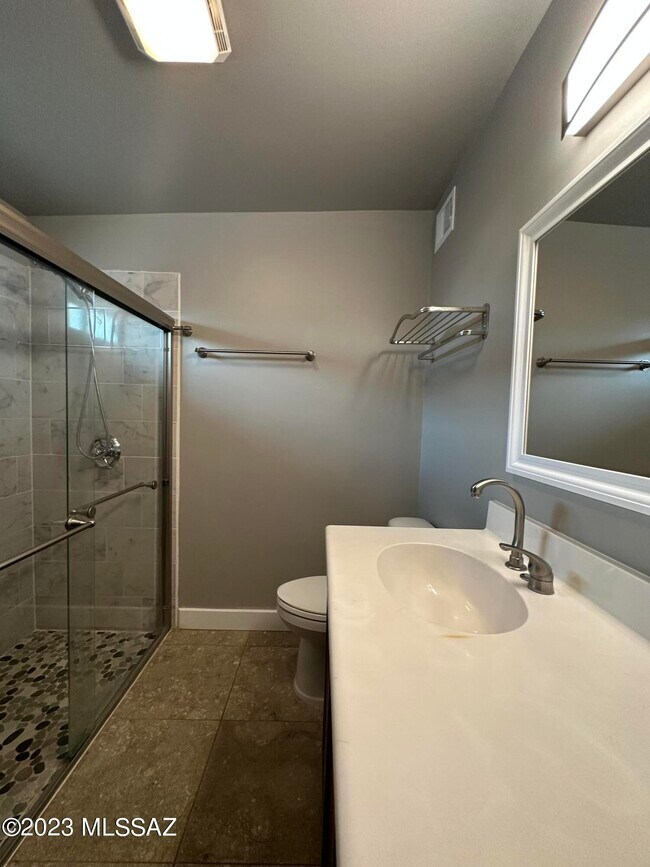 Building Photo - 7032 N Northlight Dr
