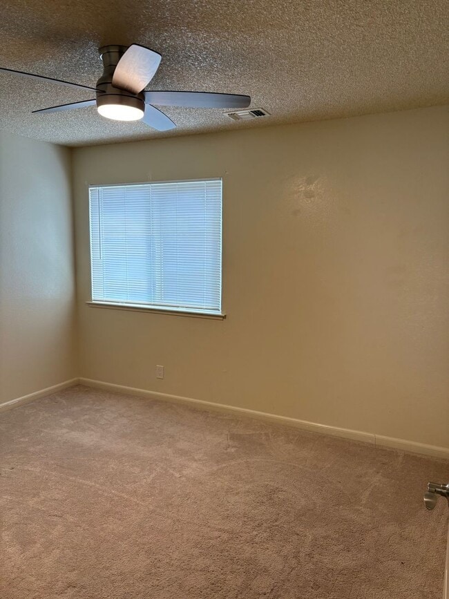 Building Photo - Colusa Ave