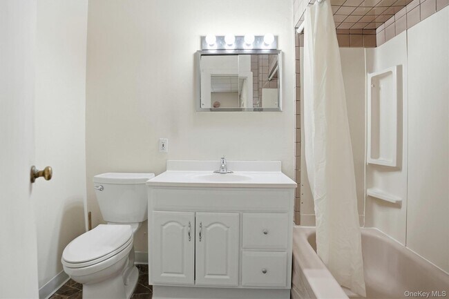 Building Photo - 221 Lake Ave S