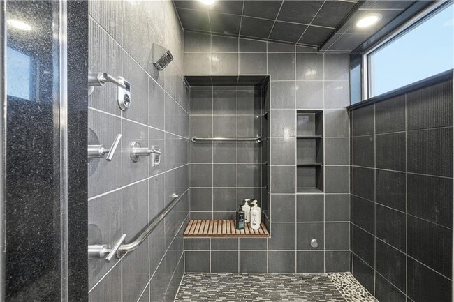 Building Photo - 5 W Mountain St