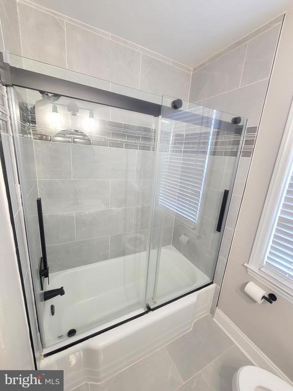 Building Photo - 202 Edgewood St