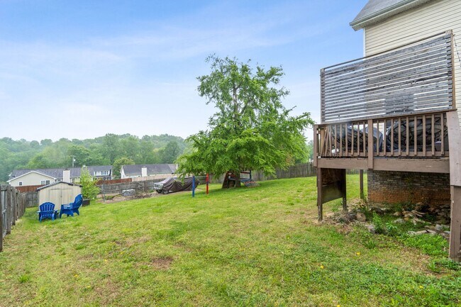 Building Photo - Lovely home in Peach Tree - Waiting for you to call home for the Holidays!