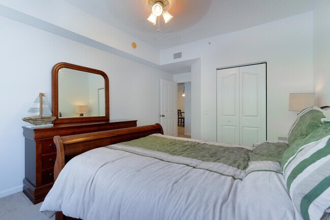 Building Photo - 5205 Myrtlewood Cir E
