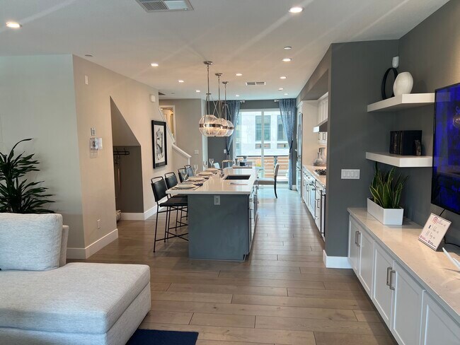 Building Photo - 15104 Shore Dr