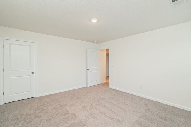 Building Photo - 944 Utopia Ln