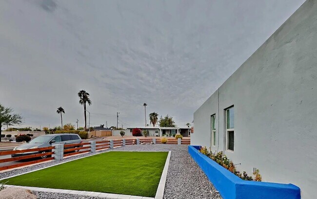 Building Photo - Stylishly Updated 2BR/1BA – Single-Level Living at Its Best! $500 MOVE IN SPECIAL ACT TODAY!!!!!