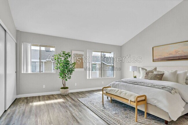 Building Photo - 4082 Mahaila Ave
