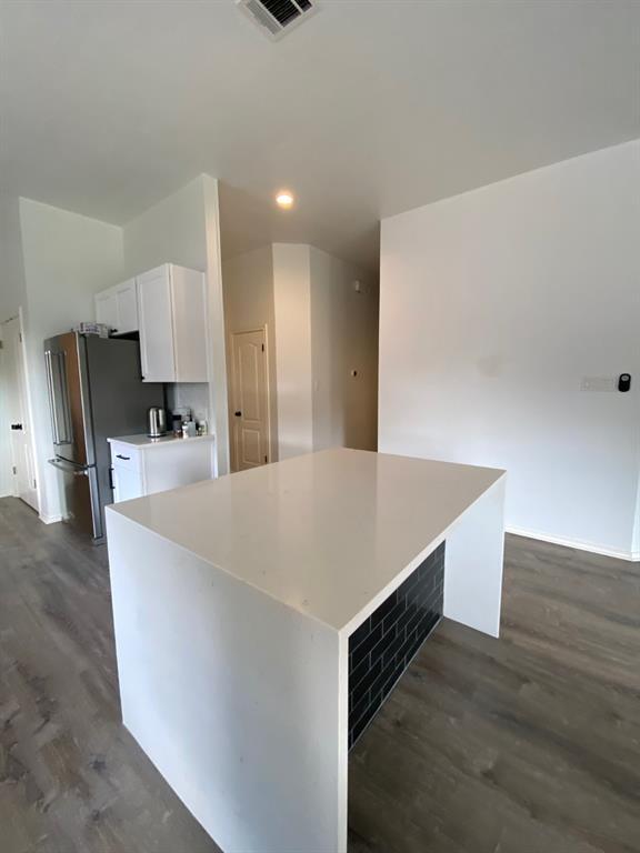 Building Photo - 2623 Goldfinch Dr