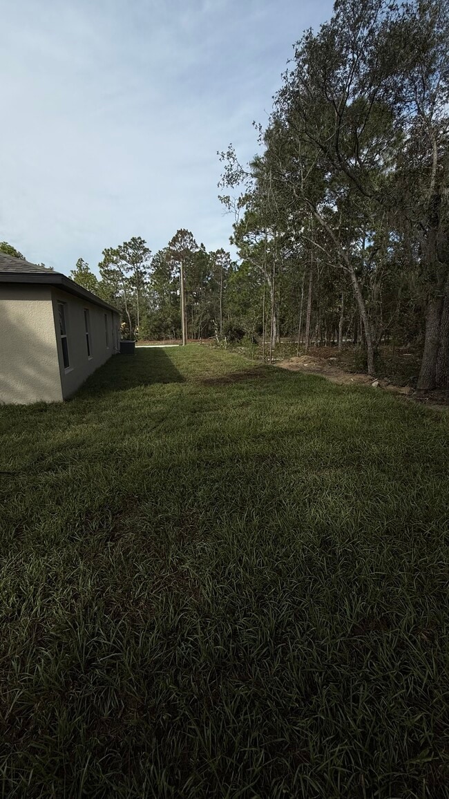 Building Photo - 9351 N Pineview Way