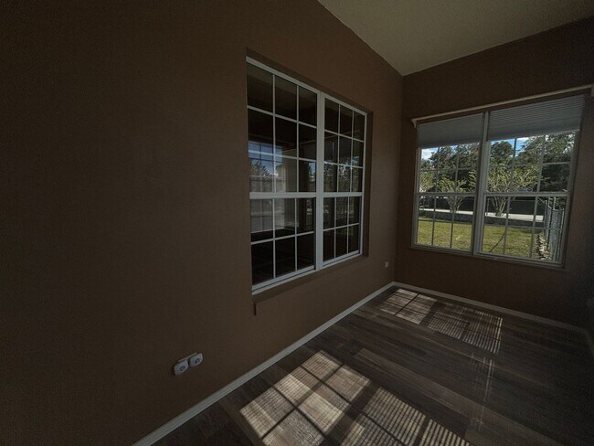 Building Photo - Large home and yard- 4/4 won't last