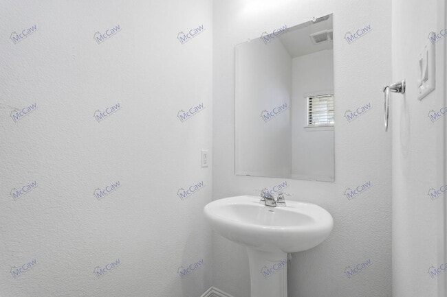 Building Photo - 3100 Trina St