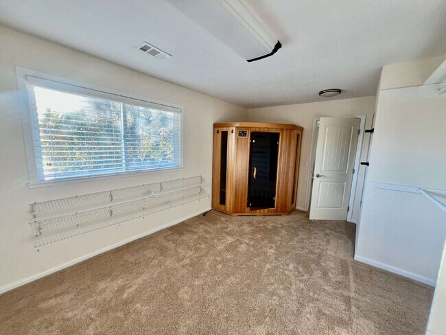 Building Photo - MOVE IN SPECIAL! ! Beautiful 3 bedroom 3 b...