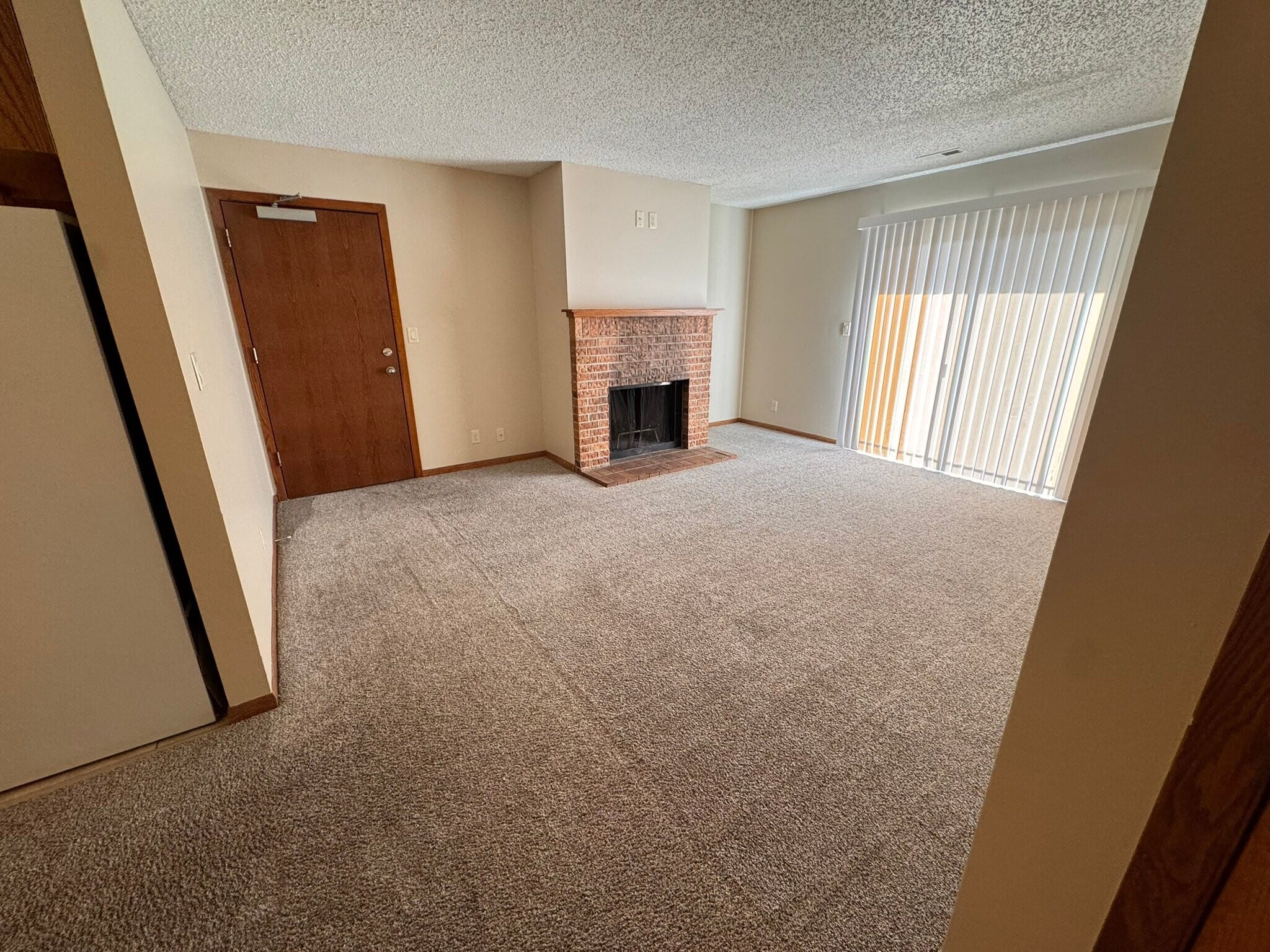 Building Photo - 5010 Emerald Dr