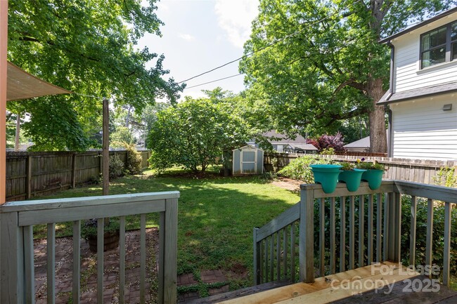 Building Photo - 3440 Oakwood Ave