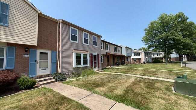 Building Photo - 176 Russets Cir
