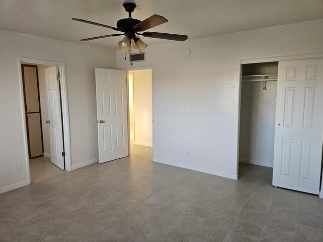 Building Photo - 4445 S Kostka Ave