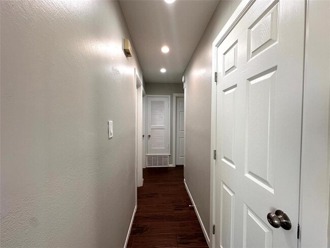 Building Photo - 2500 Biggs Dr