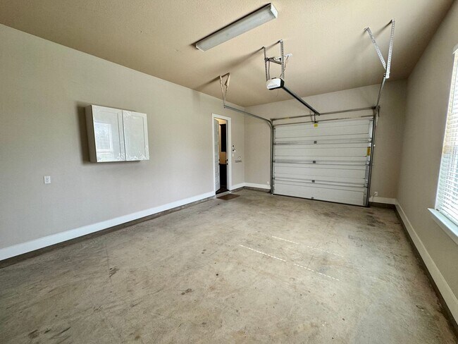 Building Photo - **APPLICATION RECEIVED** AVAILABLE NOW! One-of-a-Kind Luxury Estate | 5BD/3BA on 2 Acres in Liber...