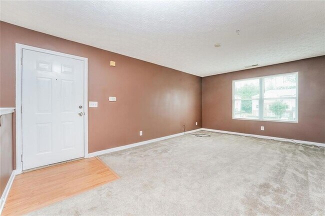 Building Photo - 12201 Fairington Ridge Cir