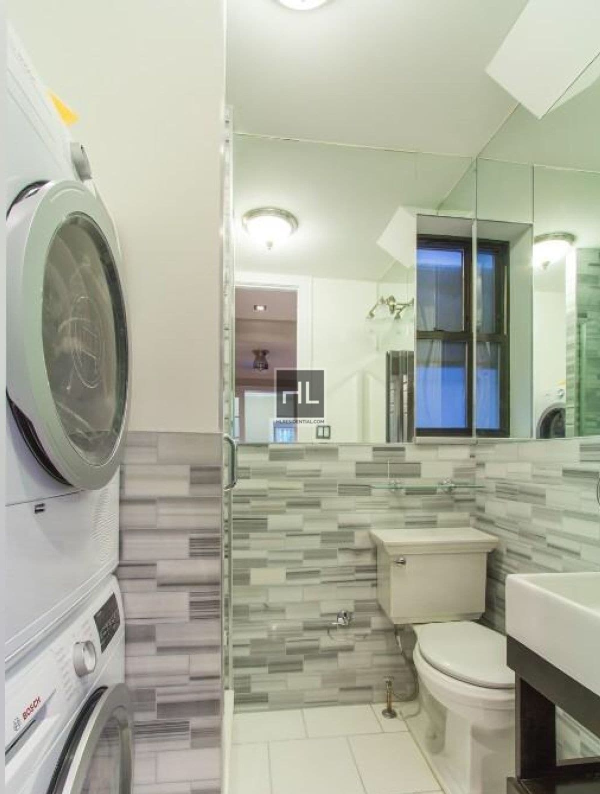 Building Photo - MOTT ST.