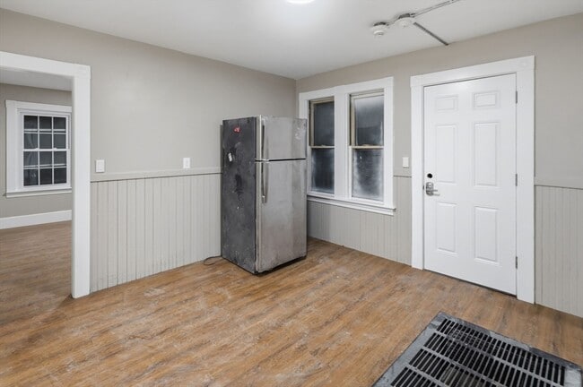 Building Photo - 44 Pratt St