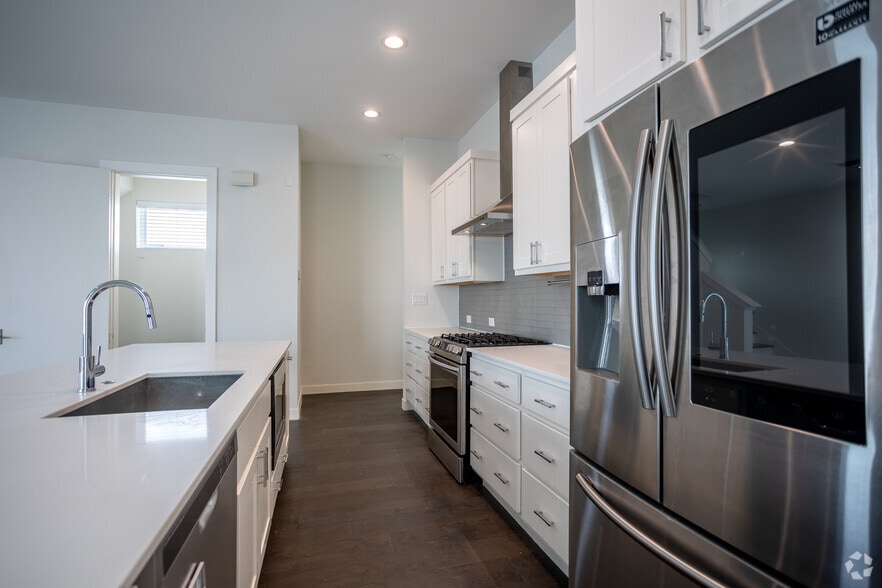 2BR, 2.5BA - 1,554SF - Kitchen - Elysian Heights