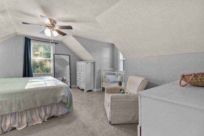 Building Photo - Furnished 4 bedroom Near NOB
