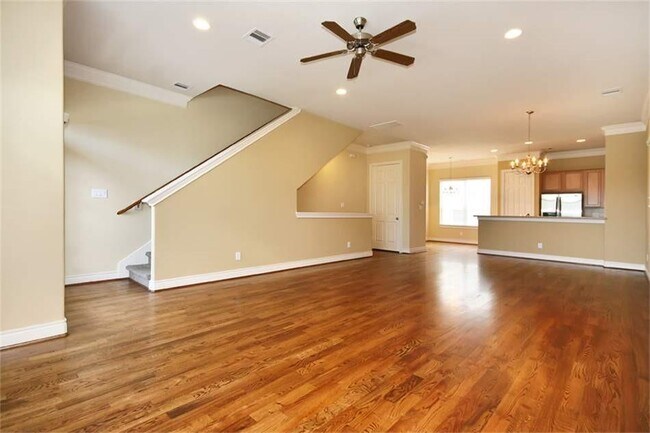 Building Photo - 1717 Spring St