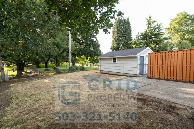Building Photo - Charming 2BR House with Garage & Private Patio in Vancouver!